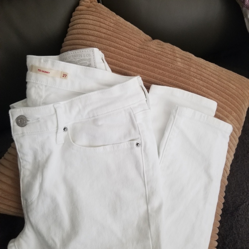 Levis 711 skinny pants in white